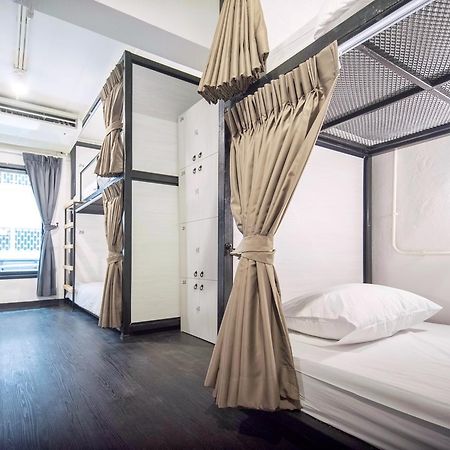 Moon House Hostel Bangkok Ngoại thất bức ảnh