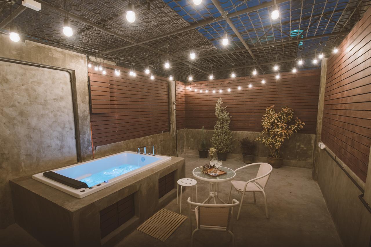 Moon House Hostel Bangkok Ngoại thất bức ảnh