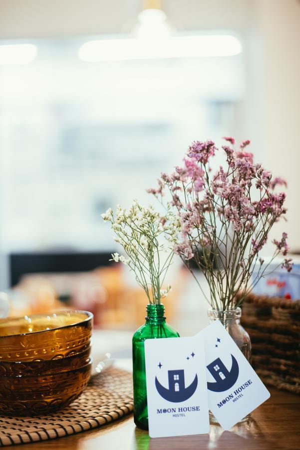 Moon House Hostel Bangkok Ngoại thất bức ảnh