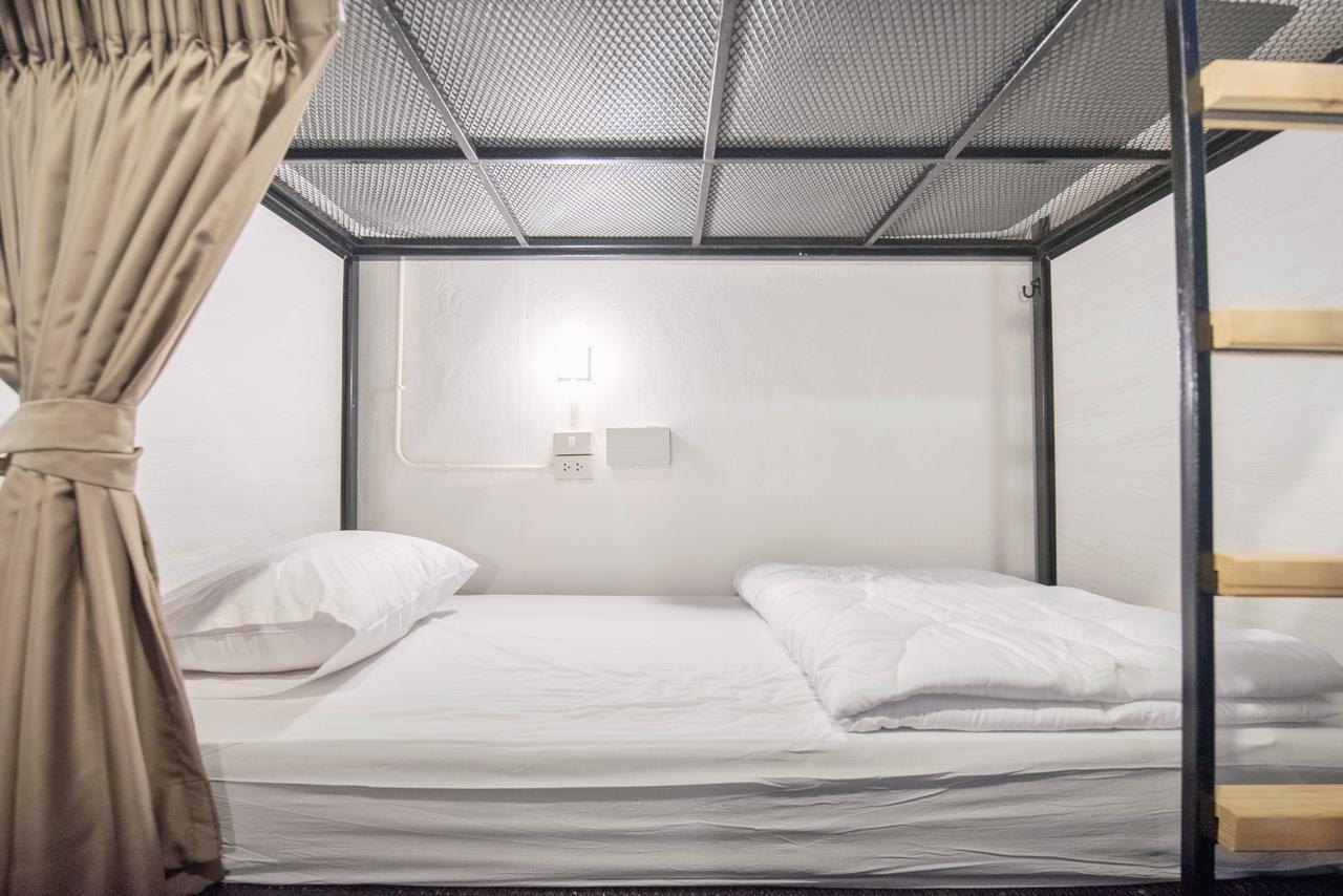Moon House Hostel Bangkok Ngoại thất bức ảnh