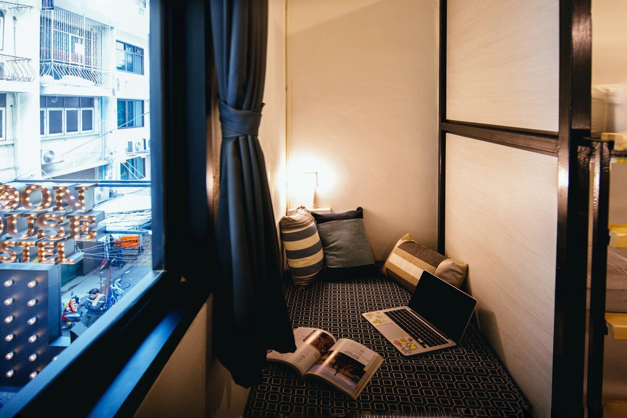 Moon House Hostel Bangkok Ngoại thất bức ảnh